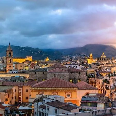 Ballaro's View Daire *