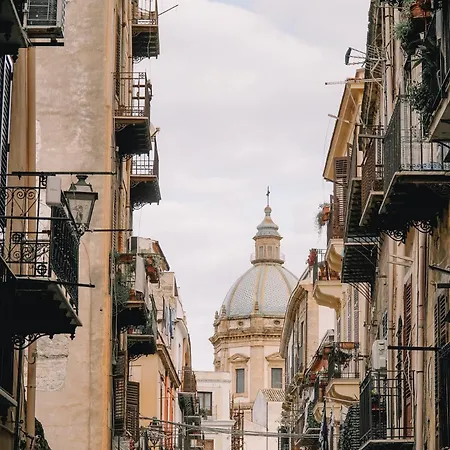 Ballaro's View Daire *